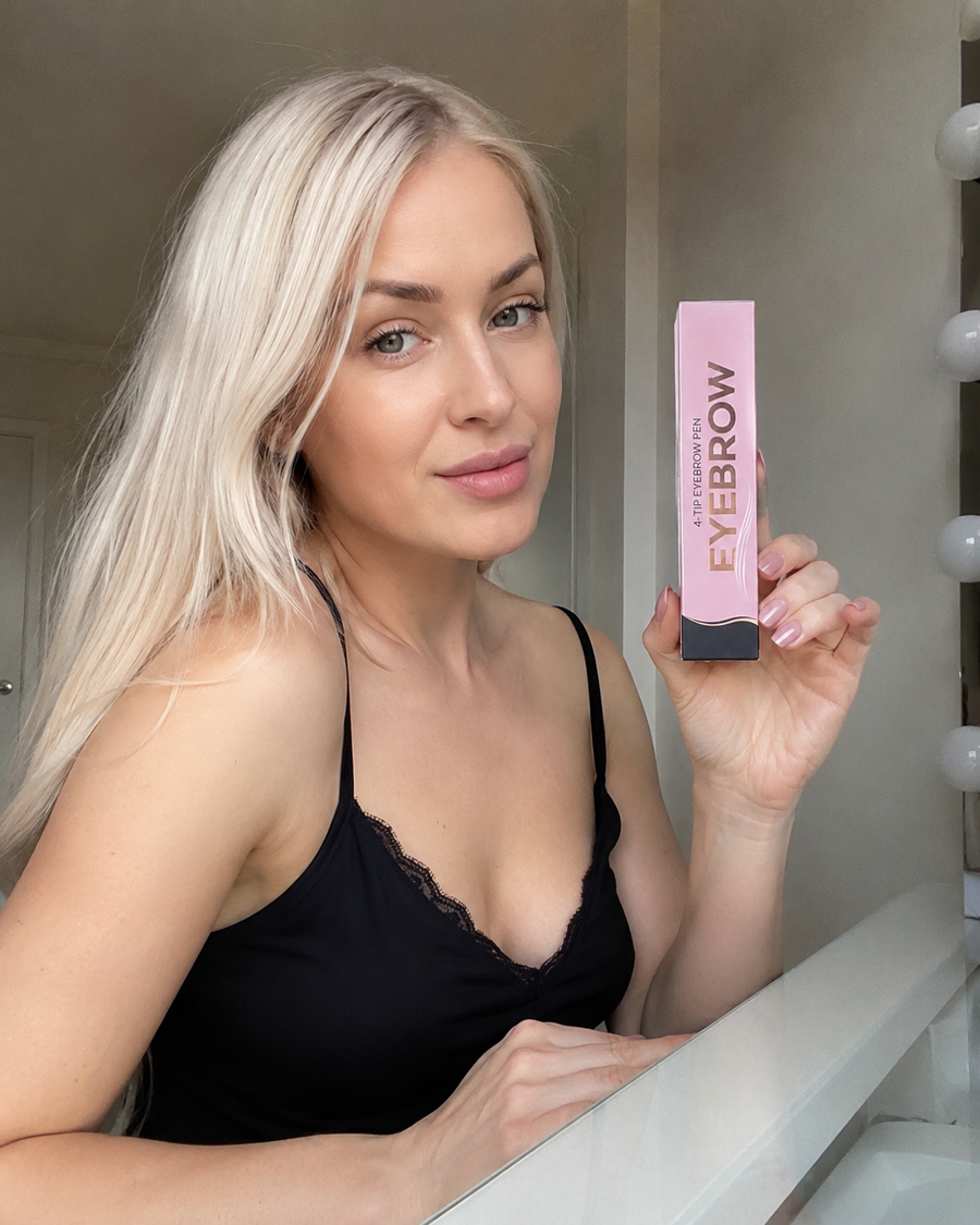 Kundin mit vollen, geformten Brauen dank des Deutsche Beauty Wasserfesten 4-Spitzen-Augenbrauenstifts
